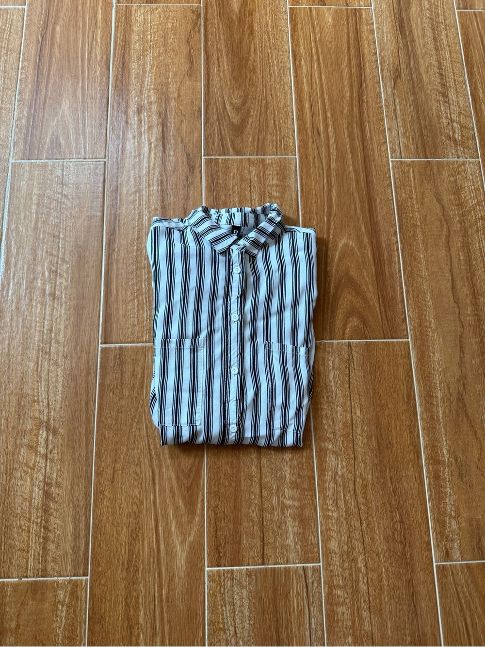 H&M bottom down shirt XS